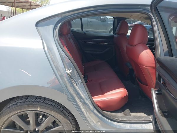2022 MAZDA MAZDA3 CARBON EDITION