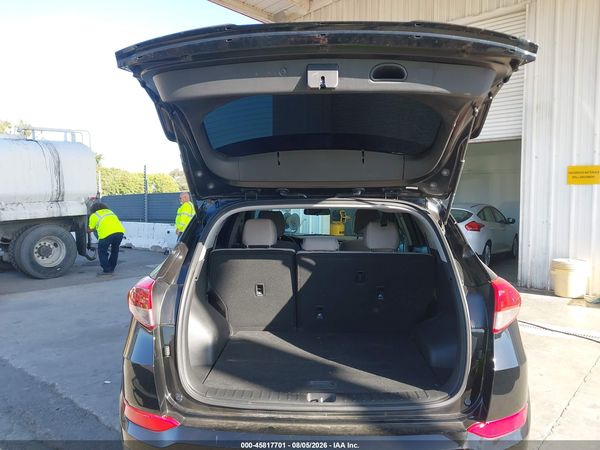 2018 HYUNDAI TUCSON SE