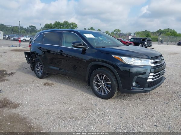 2017 TOYOTA HIGHLANDER XLE
