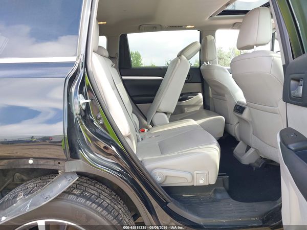 2017 TOYOTA HIGHLANDER XLE