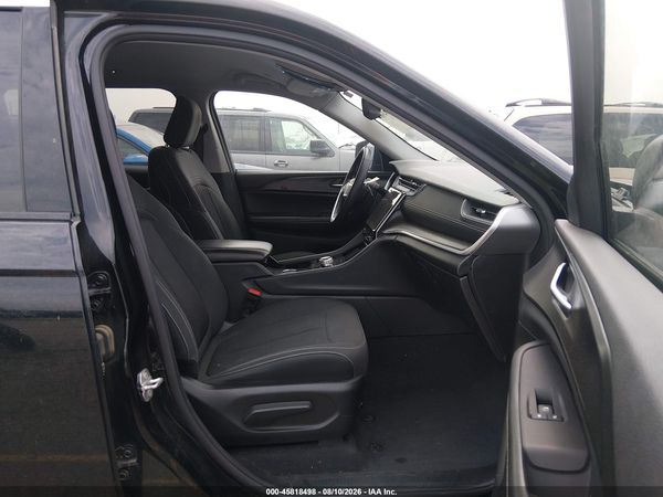 2023 JEEP GRAND CHEROKEE L LAREDO 4X4