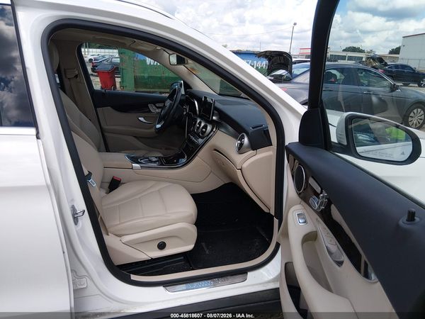 2017 MERCEDES-BENZ GLC 300 4MATIC