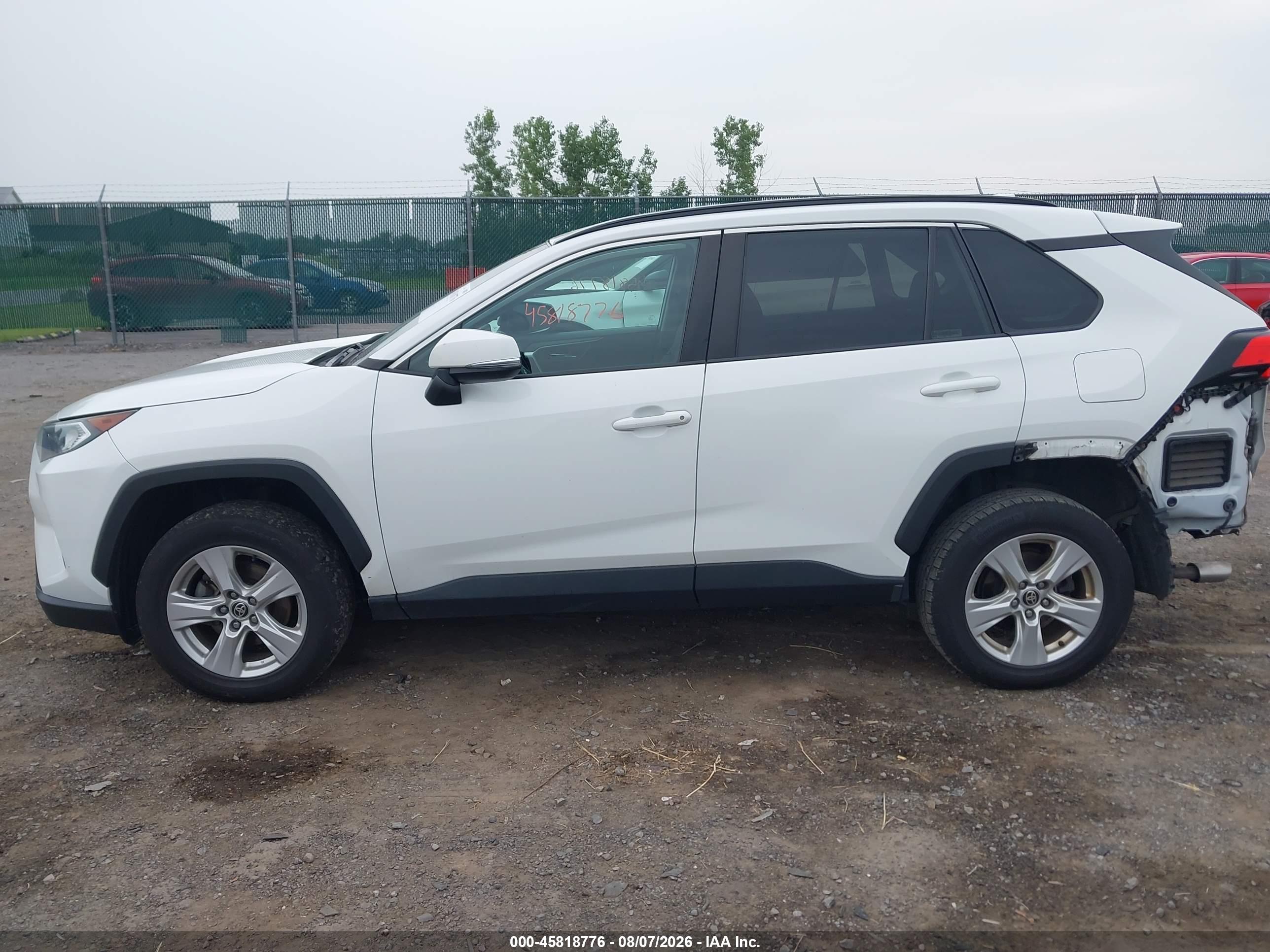 2021 TOYOTA RAV4 XLE