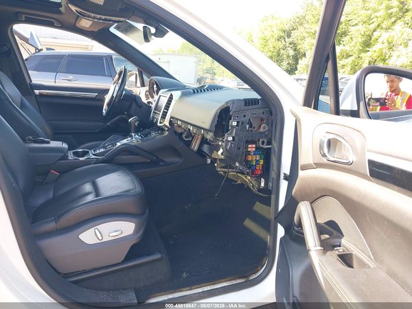 2014 PORSCHE CAYENNE