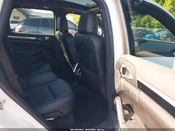 2014 PORSCHE CAYENNE