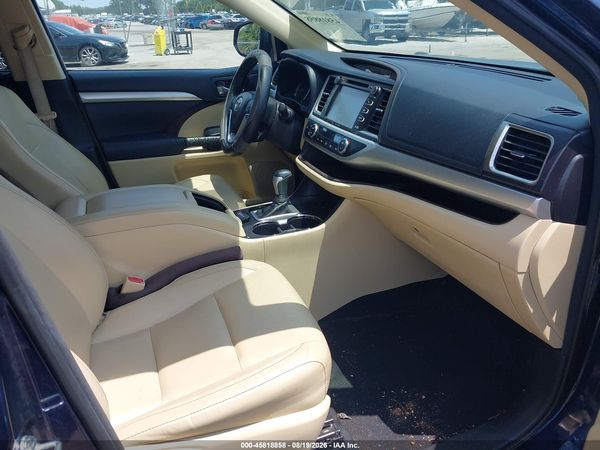 2016 TOYOTA HIGHLANDER XLE V6