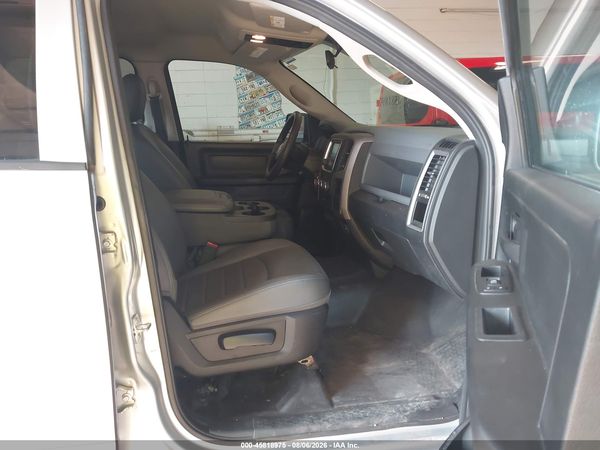 2017 RAM 1500 TRADESMAN  4X4 5'7 BOX