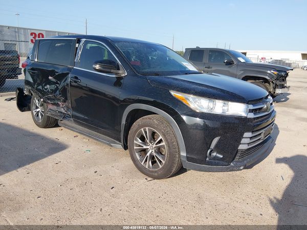 2017 TOYOTA HIGHLANDER LE
