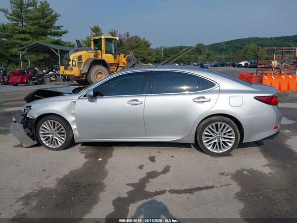 2017 LEXUS ES