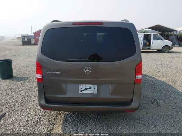2016 MERCEDES-BENZ METRIS