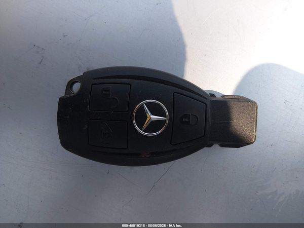 2016 MERCEDES-BENZ METRIS