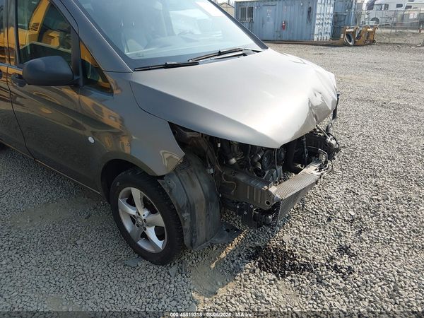 2016 MERCEDES-BENZ METRIS