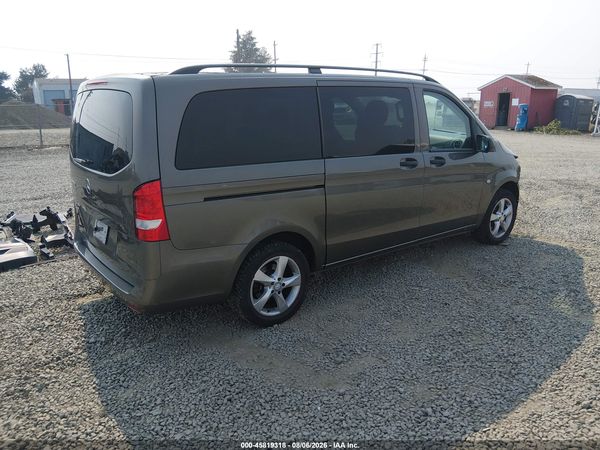 2016 MERCEDES-BENZ METRIS