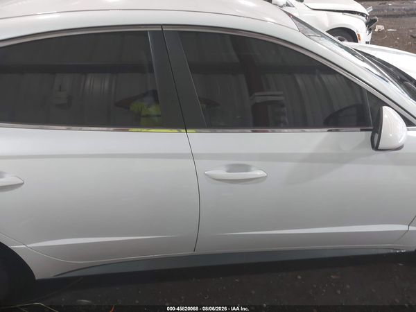 2022 HYUNDAI SONATA SE