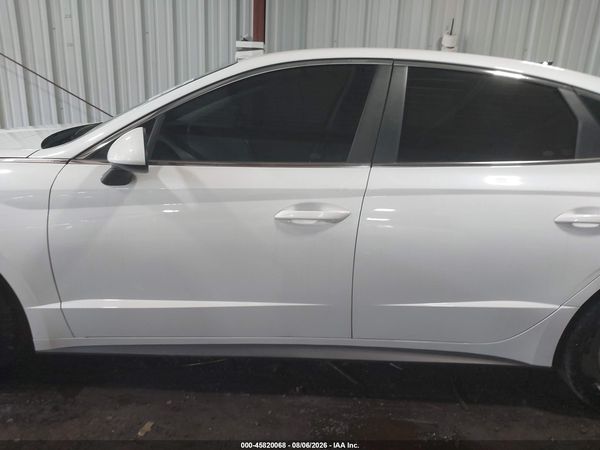2022 HYUNDAI SONATA SE