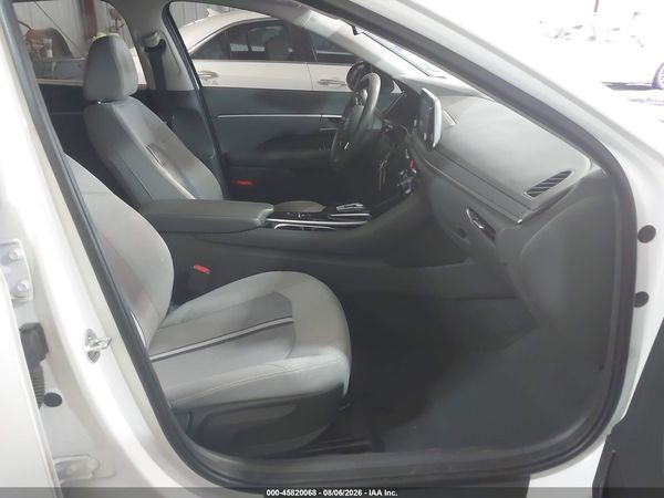 2022 HYUNDAI SONATA SE