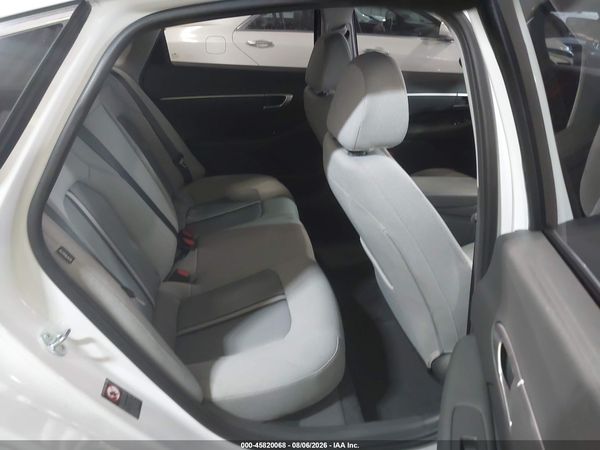 2022 HYUNDAI SONATA SE