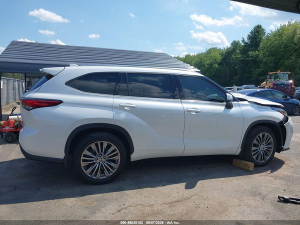 2023 TOYOTA HIGHLANDER PLATINUM