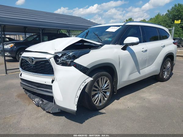 2023 TOYOTA HIGHLANDER PLATINUM