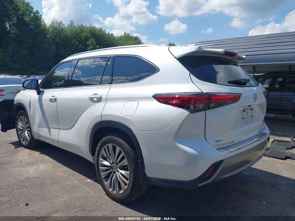 2023 TOYOTA HIGHLANDER PLATINUM