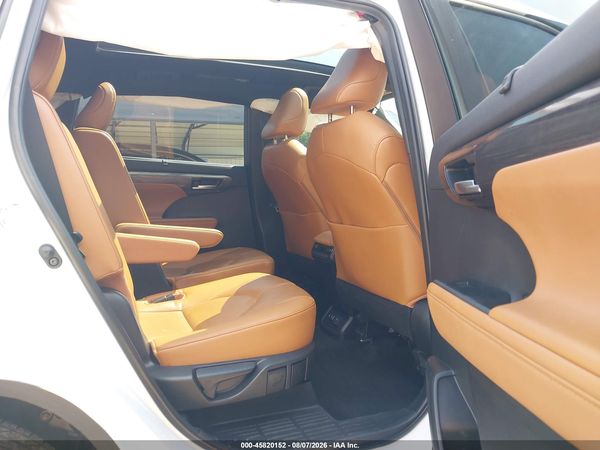 2023 TOYOTA HIGHLANDER PLATINUM