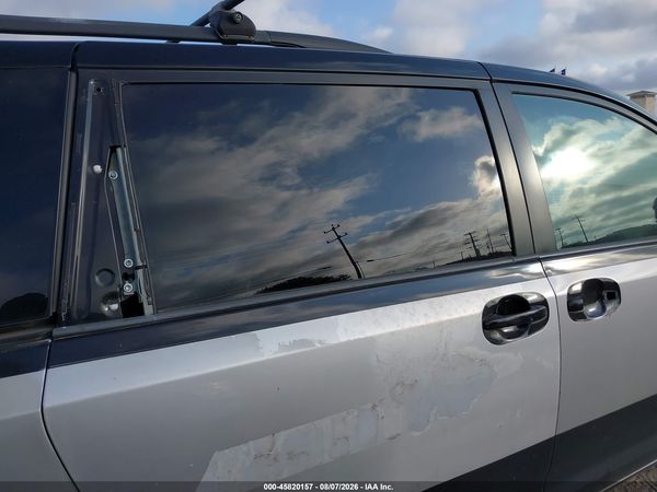 2012 TOYOTA SIENNA LE V6 8 PASSENGER