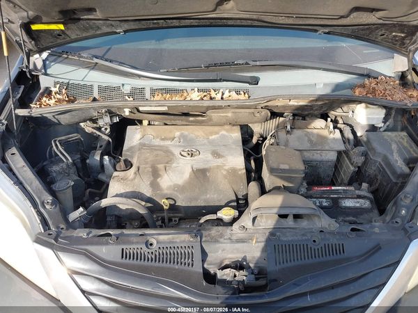 2012 TOYOTA SIENNA LE V6 8 PASSENGER