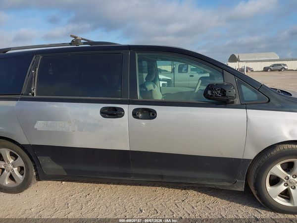 2012 TOYOTA SIENNA LE V6 8 PASSENGER