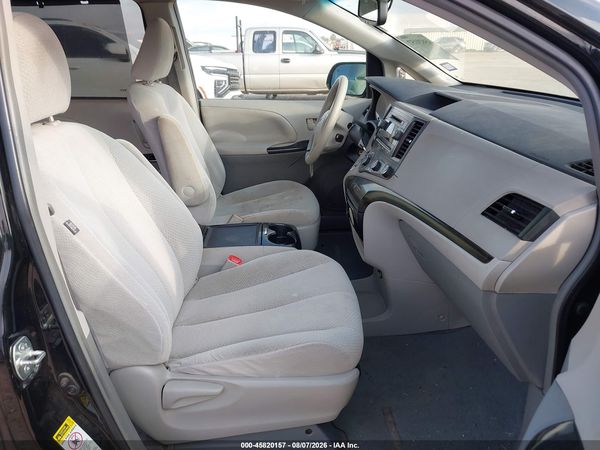 2012 TOYOTA SIENNA LE V6 8 PASSENGER