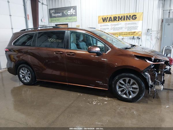 2021 TOYOTA SIENNA LE
