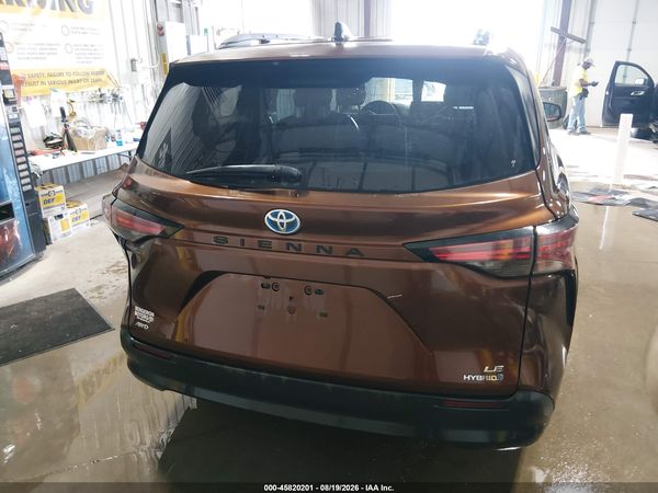 2021 TOYOTA SIENNA LE