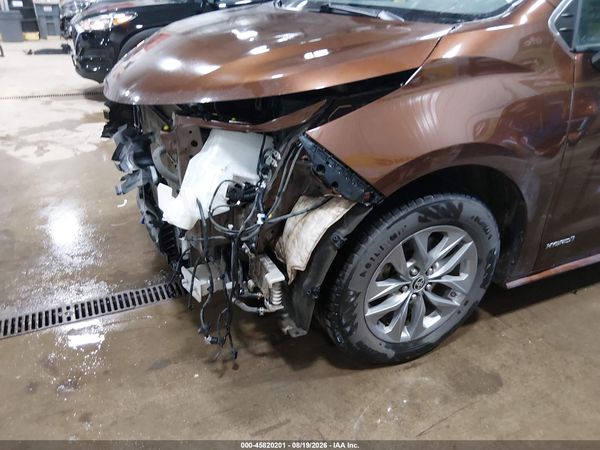 2021 TOYOTA SIENNA LE