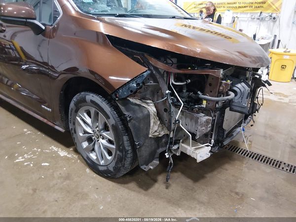 2021 TOYOTA SIENNA LE