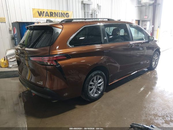 2021 TOYOTA SIENNA LE