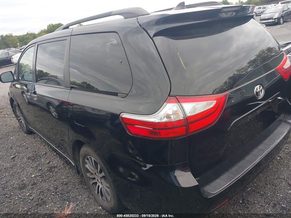 2019 TOYOTA SIENNA XLE 8 PASSENGER — I3