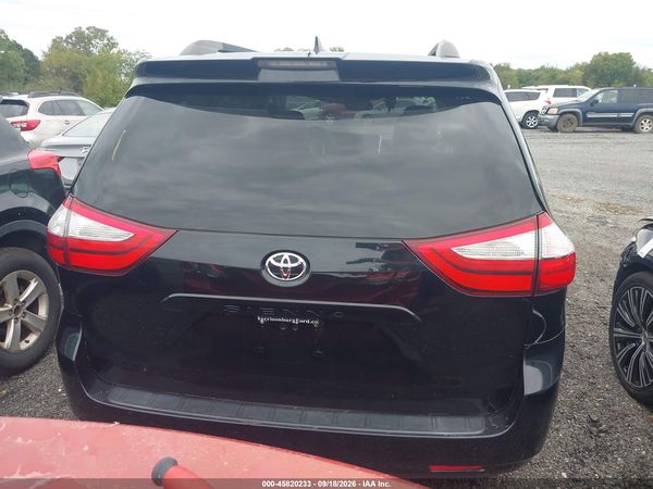 2019 TOYOTA SIENNA XLE 8 PASSENGER — I119