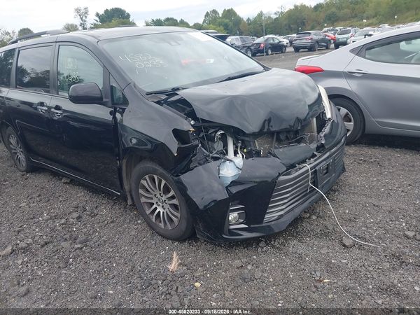 2019 TOYOTA SIENNA XLE 8 PASSENGER — I153