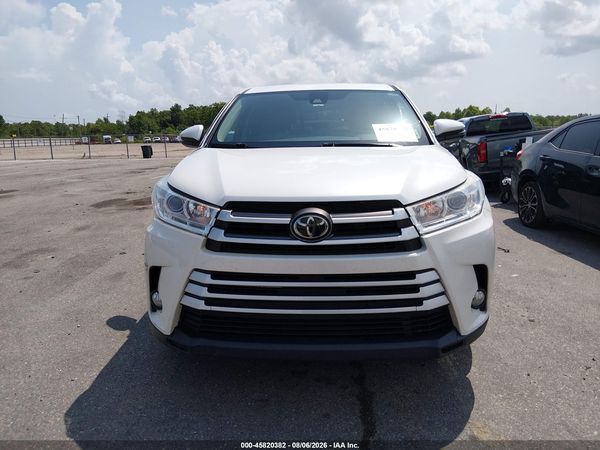 2017 TOYOTA HIGHLANDER LE PLUS