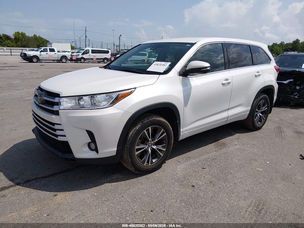2017 TOYOTA HIGHLANDER LE PLUS