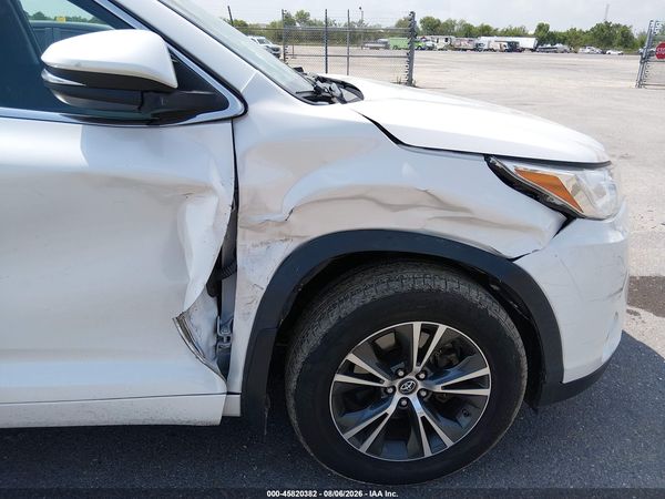 2017 TOYOTA HIGHLANDER LE PLUS