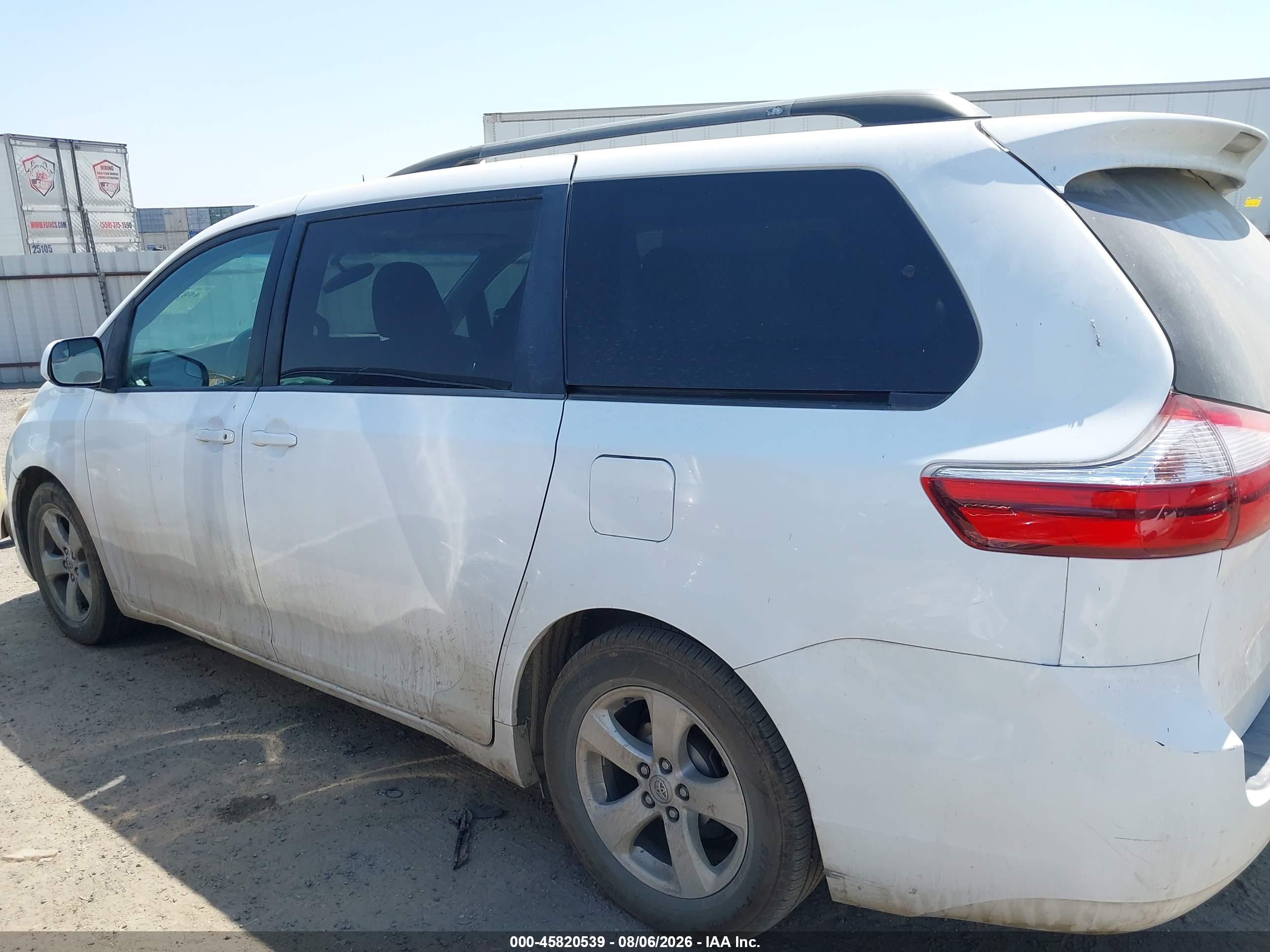 2015 TOYOTA SIENNA LE 8 PASSENGER