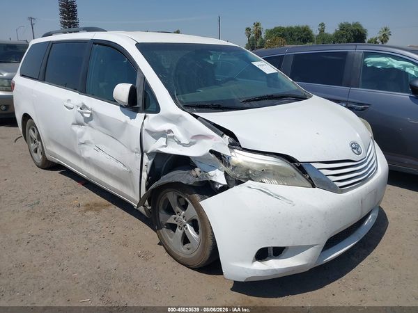 2015 TOYOTA SIENNA LE 8 PASSENGER