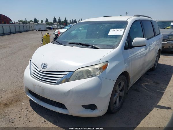 2015 TOYOTA SIENNA LE 8 PASSENGER