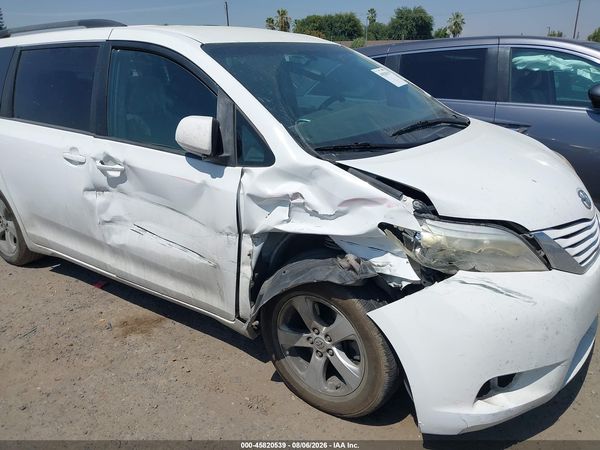 2015 TOYOTA SIENNA LE 8 PASSENGER