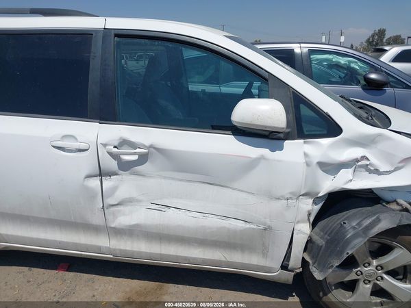 2015 TOYOTA SIENNA LE 8 PASSENGER