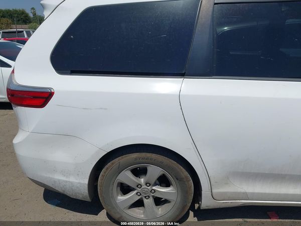 2015 TOYOTA SIENNA LE 8 PASSENGER