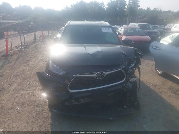 2022 TOYOTA HIGHLANDER XLE