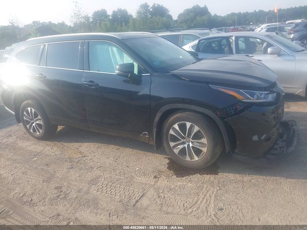 2022 TOYOTA HIGHLANDER XLE