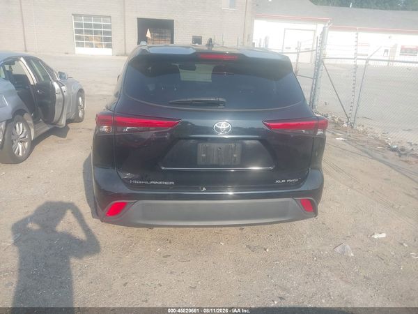 2022 TOYOTA HIGHLANDER XLE