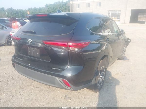 2022 TOYOTA HIGHLANDER XLE